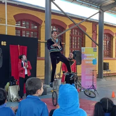 Show Monociclo jirafa