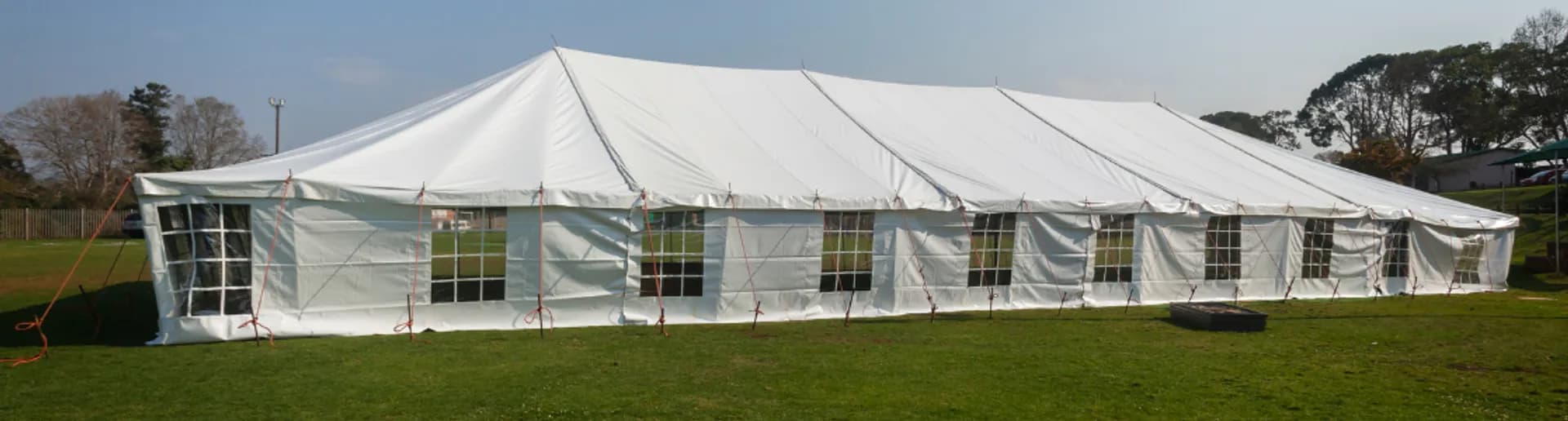 Carpas y pista de baile